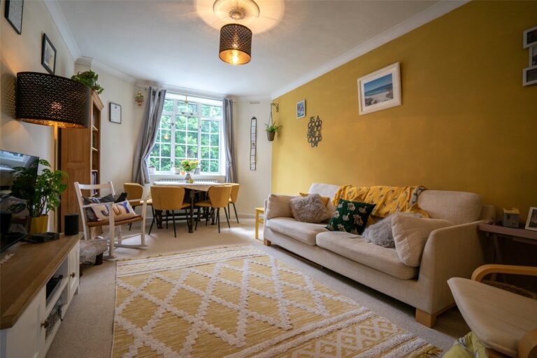 Stoneygate Court, Stoneygate, Leicester, LE2 2AH