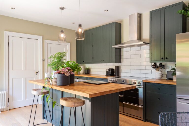 Stoneygate Road, Stoneygate, Leicester, LE2 2AB
