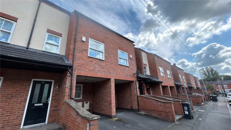 Eastleigh Road, Leicester, LE3 0DB
