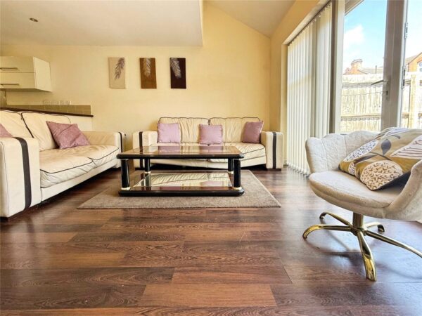 Eastleigh Road, Leicester, LE3 0DB