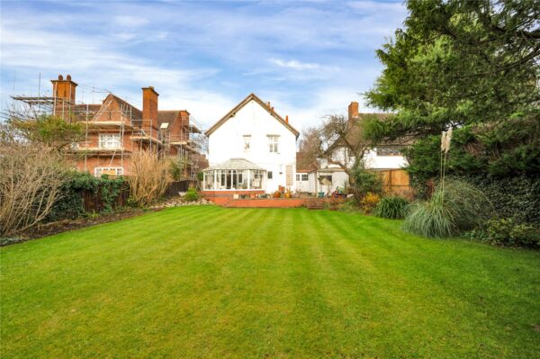 Morland Avenue, Stoneygate, Leicester, LE2 2PF