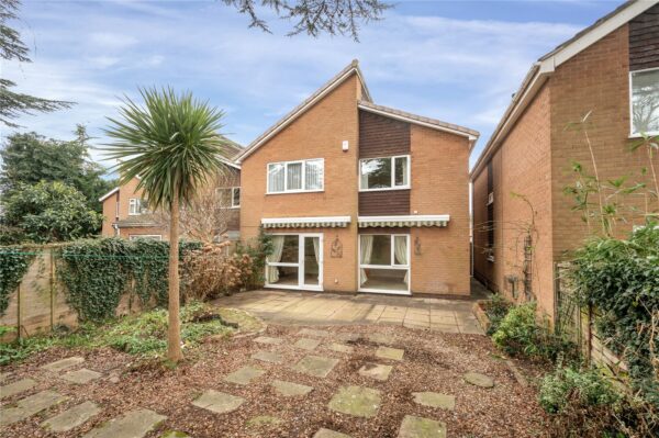 Avenue Gardens, Stoneygate, Leicester, LE2 3EU