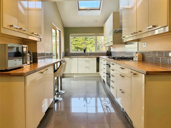 Waveney Rise, Oadby, Leicester, LE2 4GG