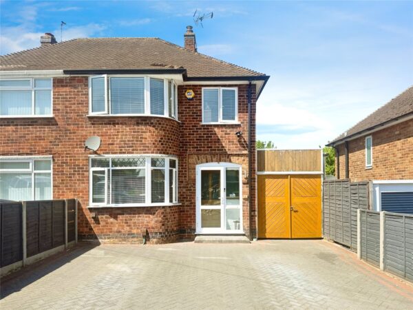 Poynings Avenue, Western Park, Leicester, LE3 6HP