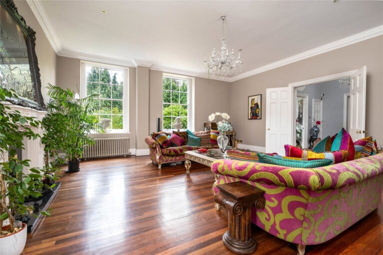 Chestnut Drive, Stretton Hall, Oadby, Leicester, LE2 4QX