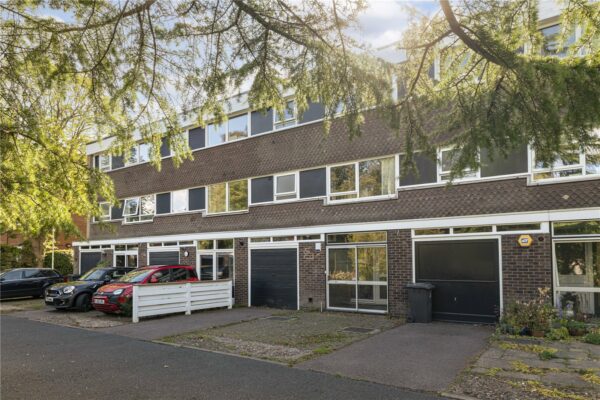 Ashford Court, Elmsleigh Avenue, Stoneygate, Leicester, LE2 2DG
