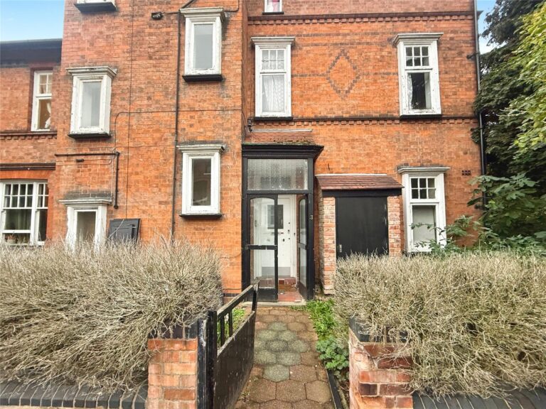 Cross Road, Leicester, LE2 3AA