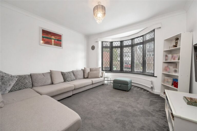 Carisbrooke Avenue, South Knighton, Leicester, LE2 3PA