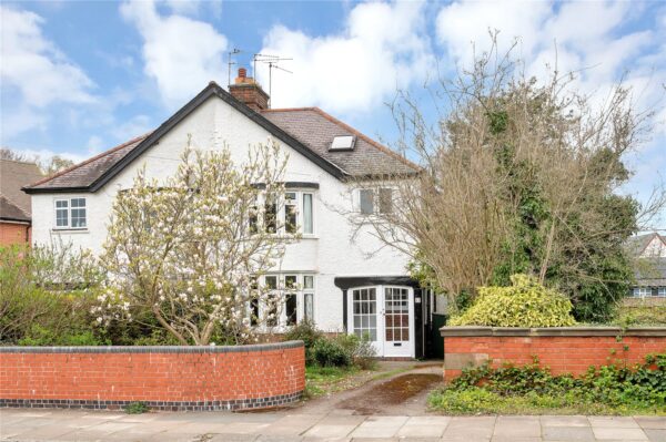 Holmfield Road, Stoneygate, Leicester, LE2 1SA