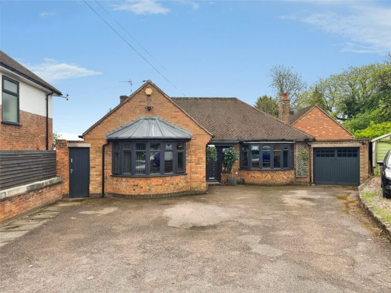 Brent Knowle Gardens, Thurnby, Leicester, LE5 2GA