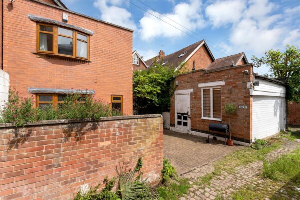 London Road, Stoneygate, Leicester, LE2 3BE