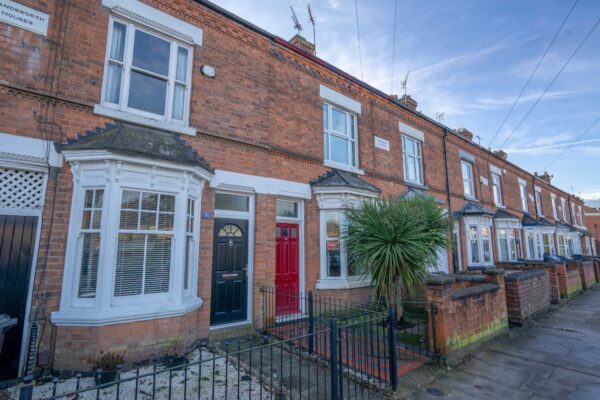 Knighton Fields Road West, Leicester, LE2