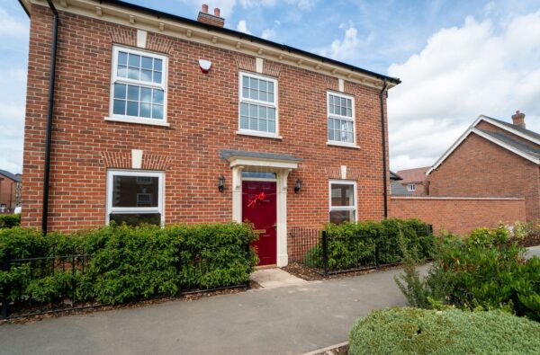 Annan Way, Lubbesthorpe, LE19