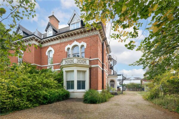 Knighton Park Road, Stoneygate, Leicester, LE2