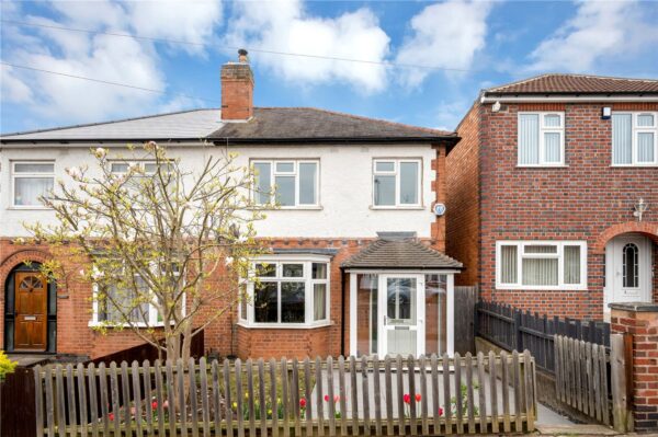 Raeburn Road, Clarendon Park, Leicester, LE2