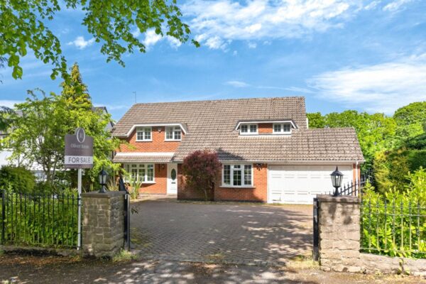 The Fairway, Oadby, LE2 2HN