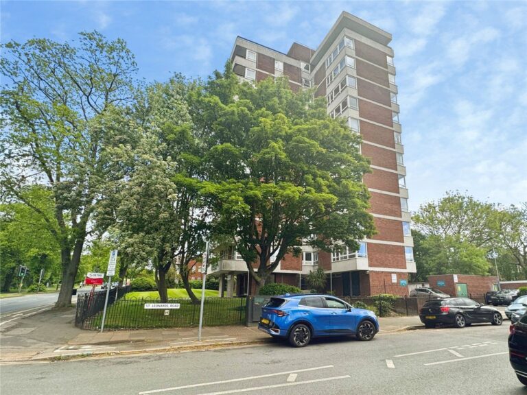 Victoria Park Road, Clarendon Park, Leicester, LE2