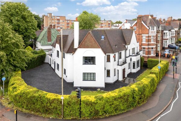 Victoria Park Road, Stoneygate, Leicester, LE2 1XB