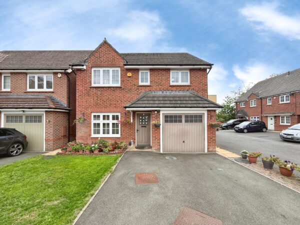 Bentley Close, Hamilton, LE5